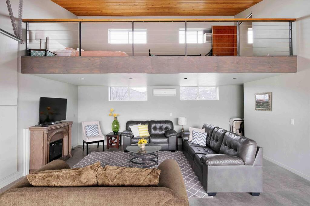 Dreamloft And Patio On The Hill